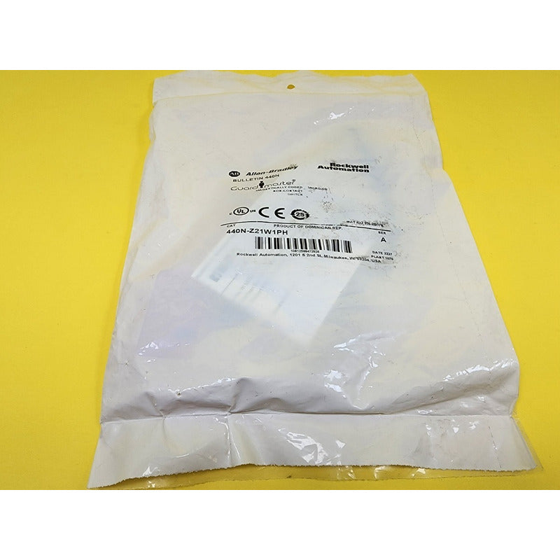 Allen Bradley 440n-z21w1ph Switch