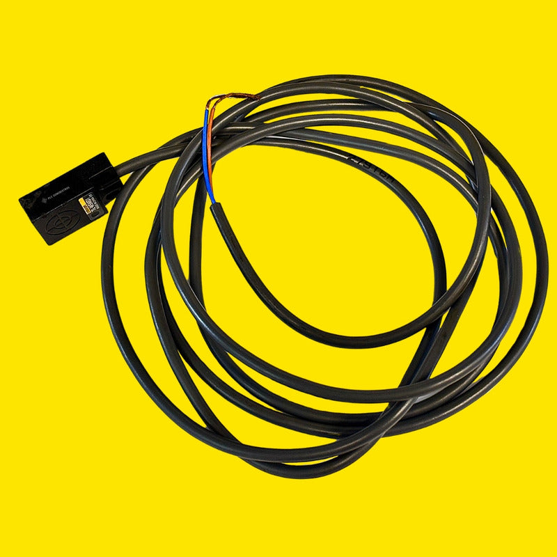 Omron Tl-w5md1 Sensor