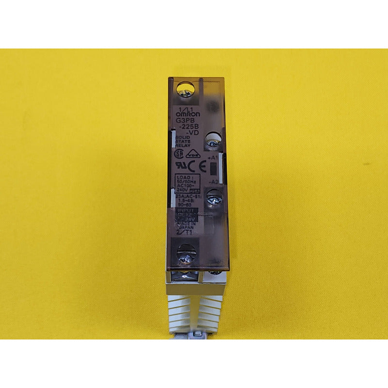 Omron G3pb-225b-vd Relevador Estado Solido 240vac. Usado