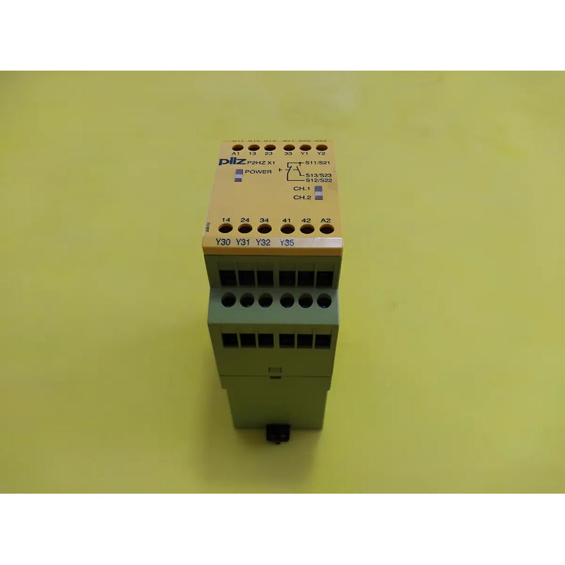 Pilz Relé De Seguridad 774340 P2hz X1 24vdc*