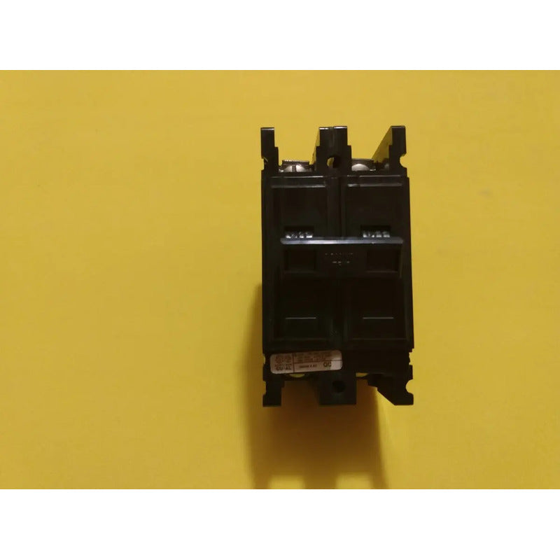 Westinghouse Quicklag-c Disyuntor 2 Polos, 120/240 10a