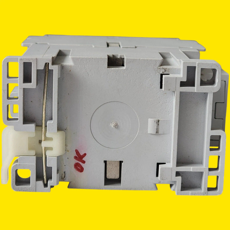 Allen Bradley 100-c12d10 Contactor Industrial Eléctrico