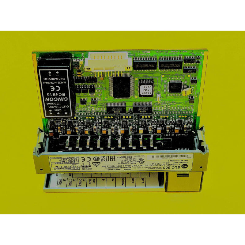 Allen-bradley 1746-no8v 8 Chanel Analog Output Module Usado